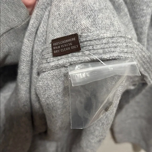 J. McLaughlin 100% Cashmere Gray Sweater With Accent Buttons Size Large Size Lg - Picture 3 of 5